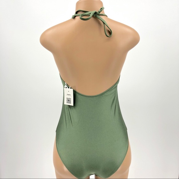 Sexy Swimsuit - Picture 5 of 8